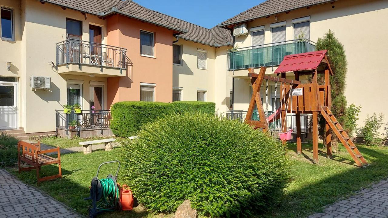 Amulett Suite Apartment Hajdúszoboszló Екстериор снимка